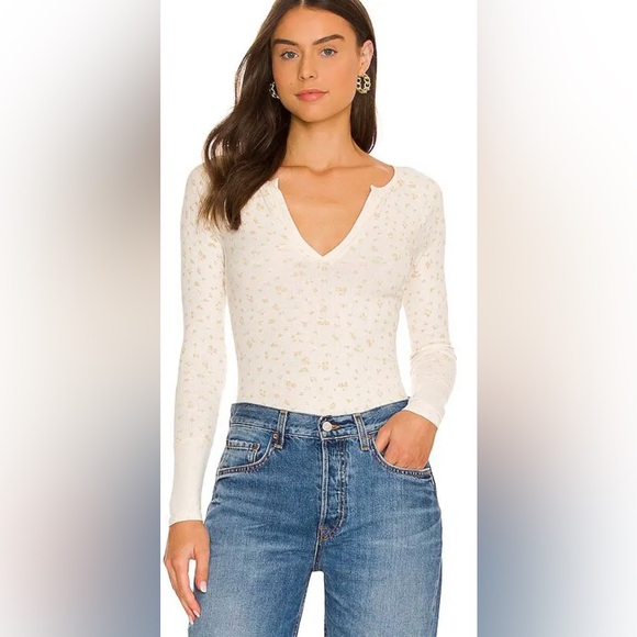 ‼️RARE‼️🎸FREE PEOPLE🎸🔥NWT🔥Billie Ditsy Floral Printed Long Sleeve Top in Ivory—S - Picture 2 of 13